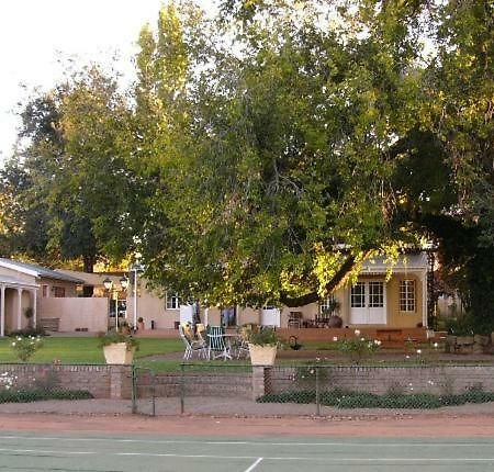 Rose Garden Manor House Appartement Harrismith Buitenkant foto